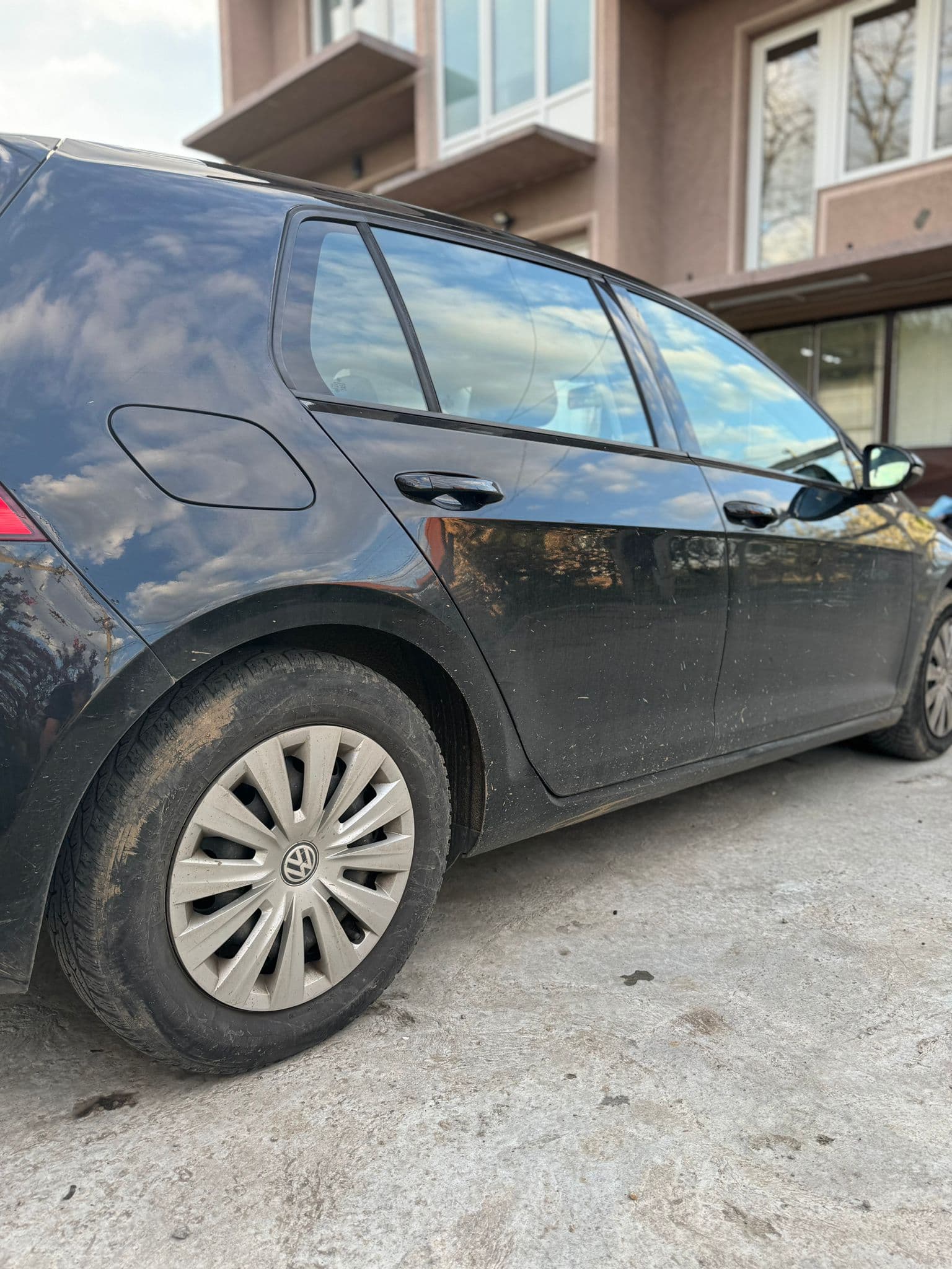 Karoserija automobila pre pranja u Autoperionici Jeti, Železnik